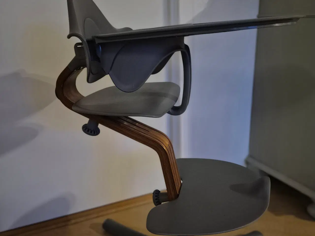 Billede 3 - Nomi højstol med baby set som ny nypris 2200