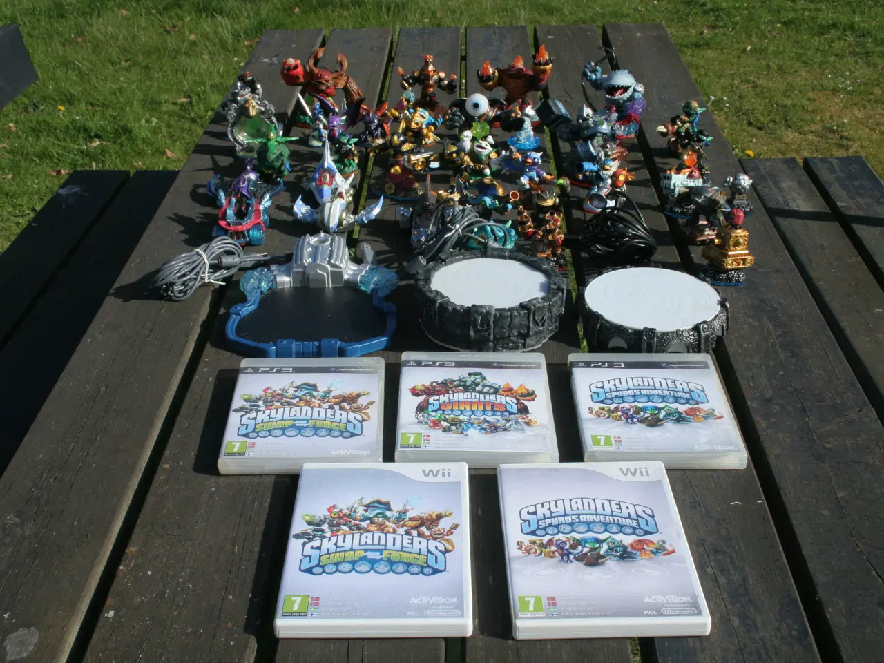 Billede 3 - Skylanders lot med 3 power portaler 3 PS3 Spil og 