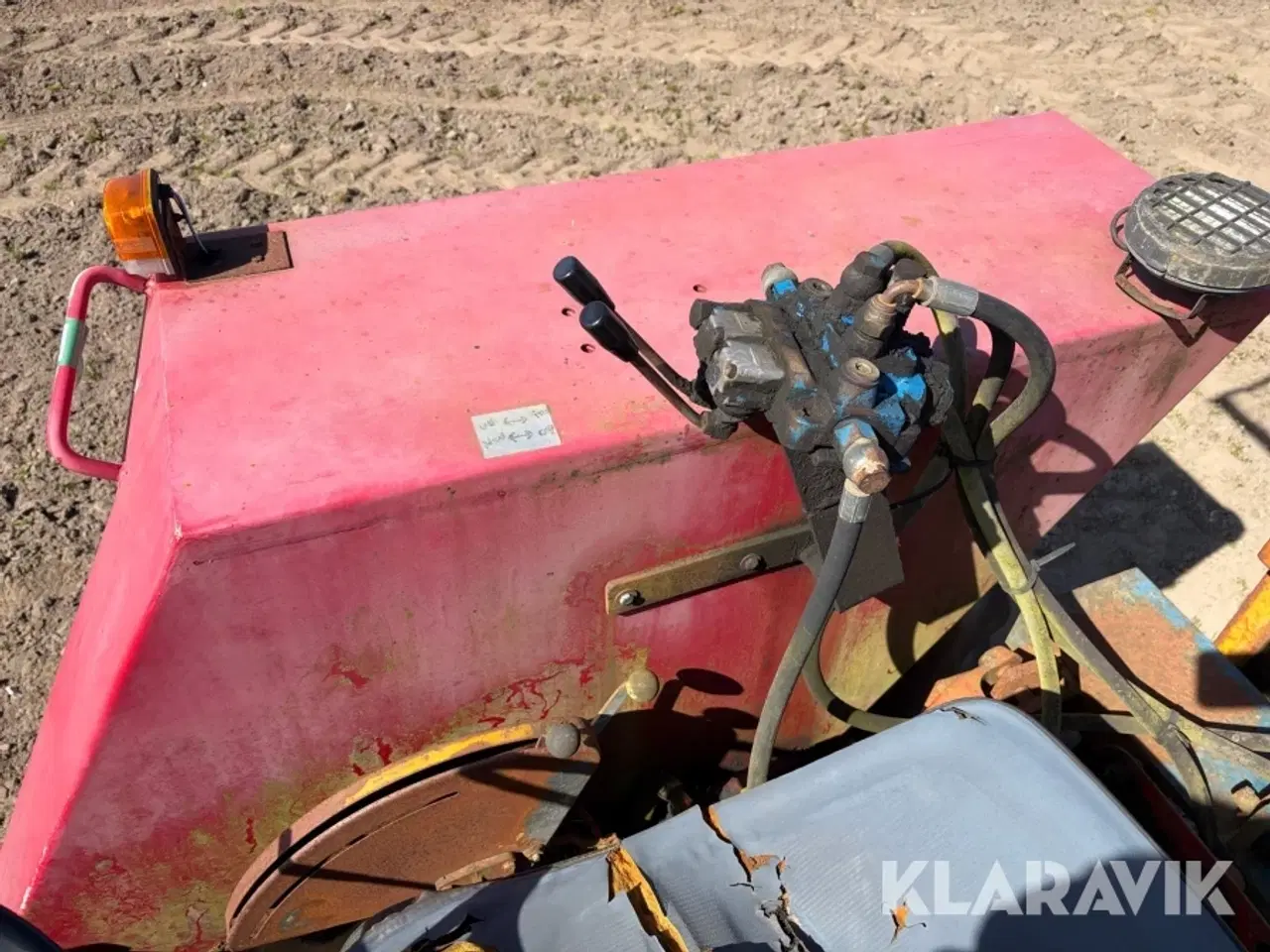 Billede 10 - Veterantraktor Volvo BM T 650 med byggelift