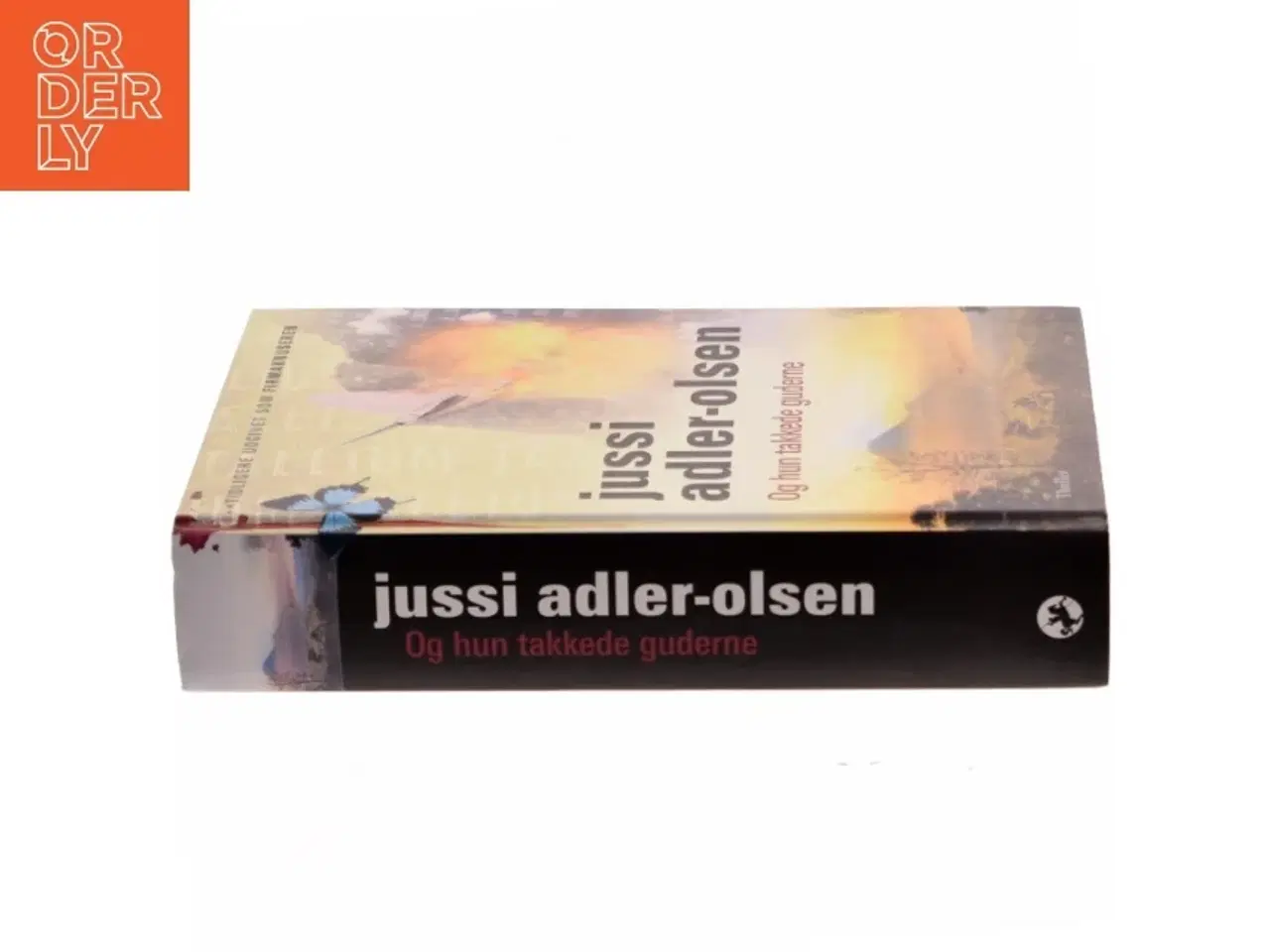 Billede 2 - Og hun takkede guderne af Jussi Adler-Olsen (Bog)