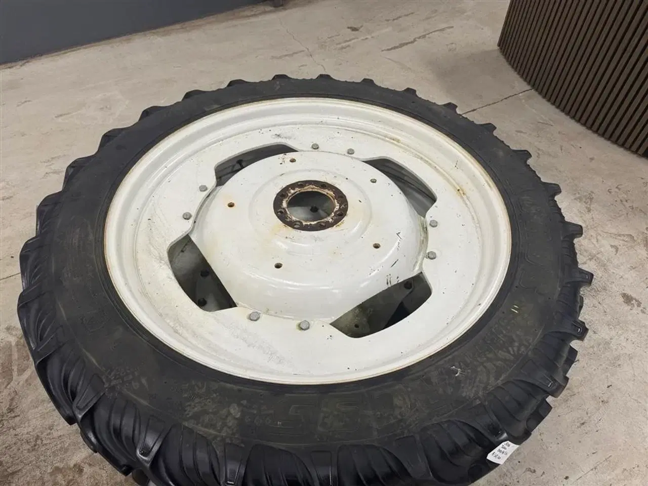 Billede 9 - - - - 270/95R48