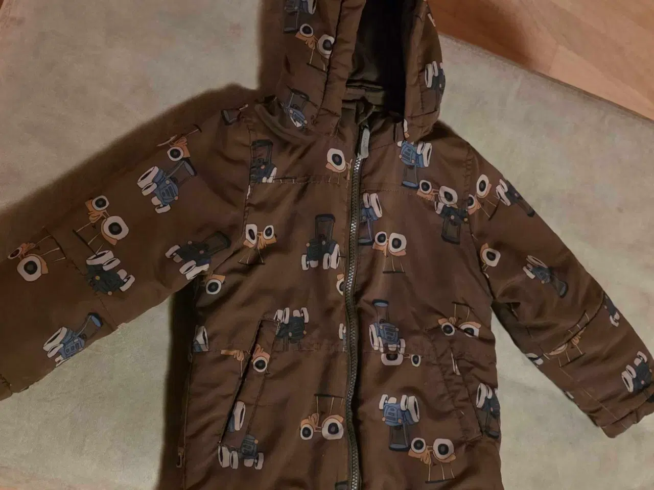 Billede 1 - Flot vinterjakke med traktorer.