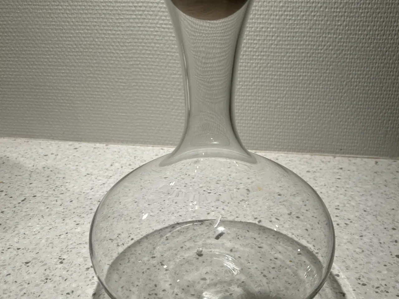 Billede 1 - Oval oak vin karaffel med prop i Eg, 2 l.