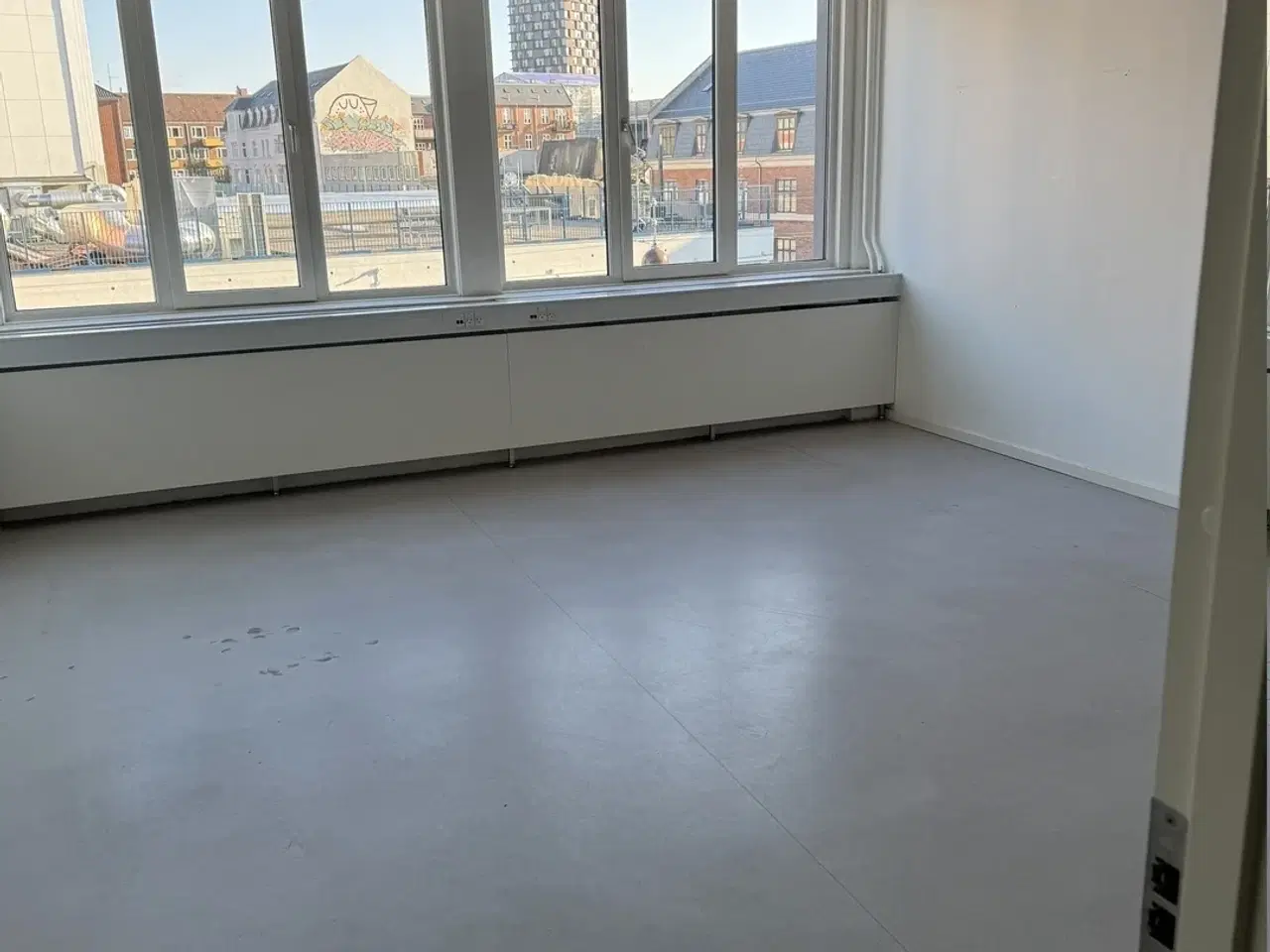 Billede 3 - Lejemål fra 20m2- 100m2 med Fælles te køkken og toiletter.