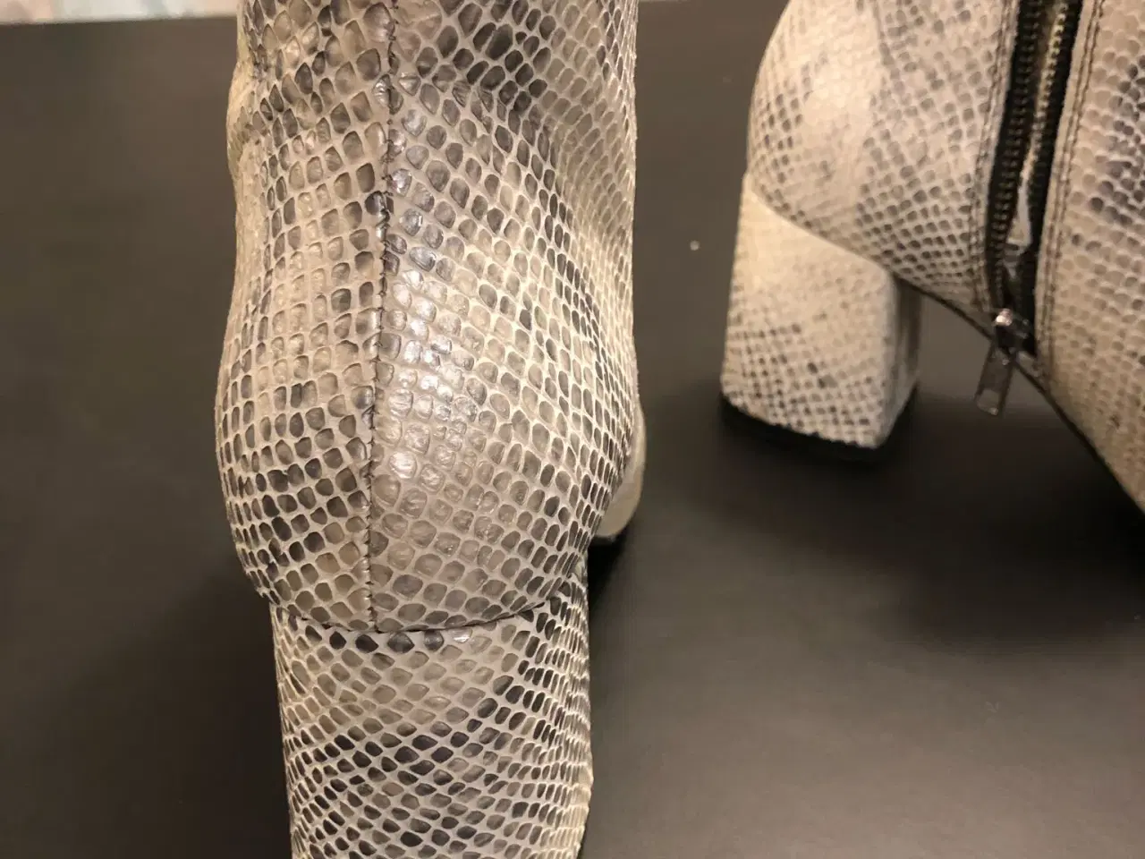 Billede 3 - Lækre slangeprint støvler