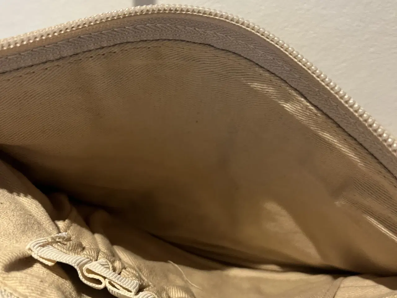 Billede 7 - Clutch med nitter.