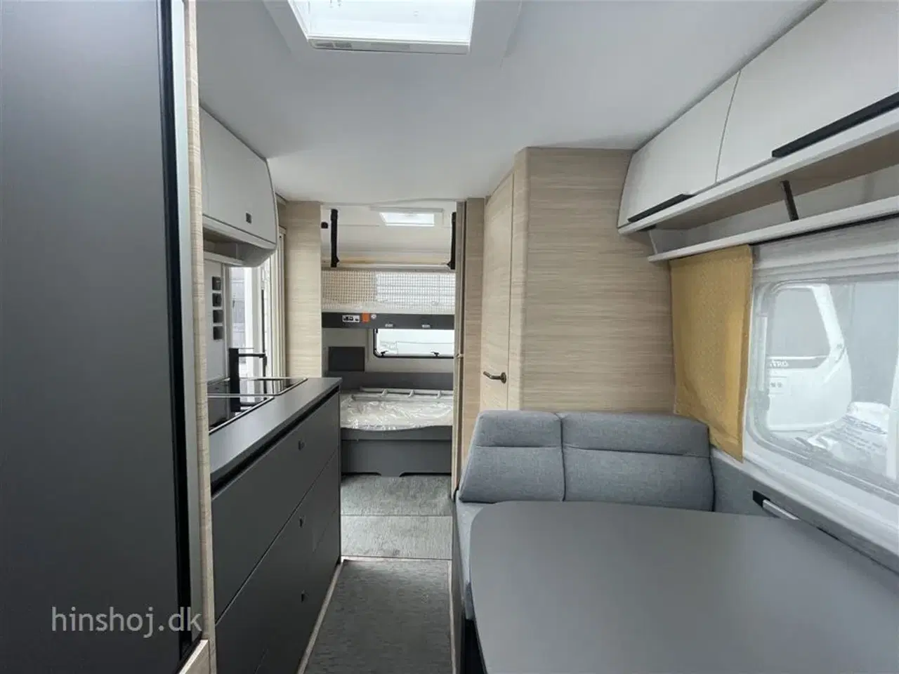Billede 12 - 2023 - Fendt Apero 495 SKM   Fendt med tværvendt dobbeltseng og Køjer fra Hinshøj Caravan A/S