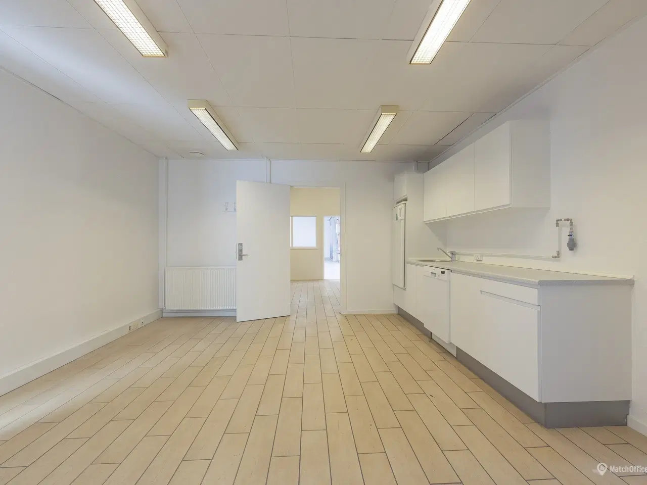 Billede 8 - 361 og/eller 722 kvm. lager/produktion med tilhørende kontor lige ved E20