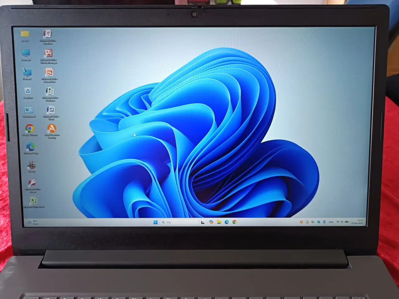 Billede 4 - Lenovo 17,3" skærm 256Gb nvme 8Gb ddr4