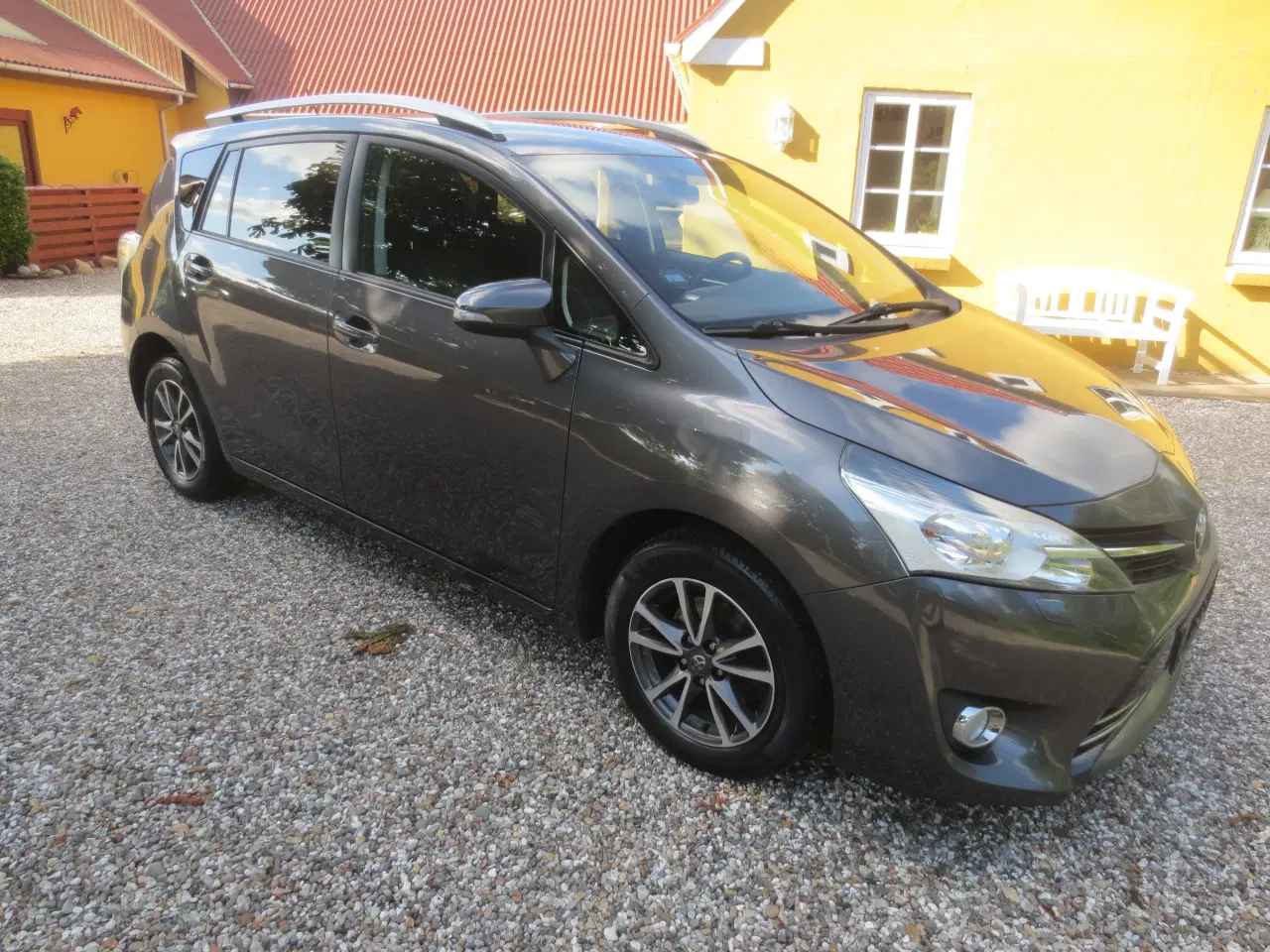 Billede 3 - Toyota Verso 1.6 D 7 Pers År 2014. 