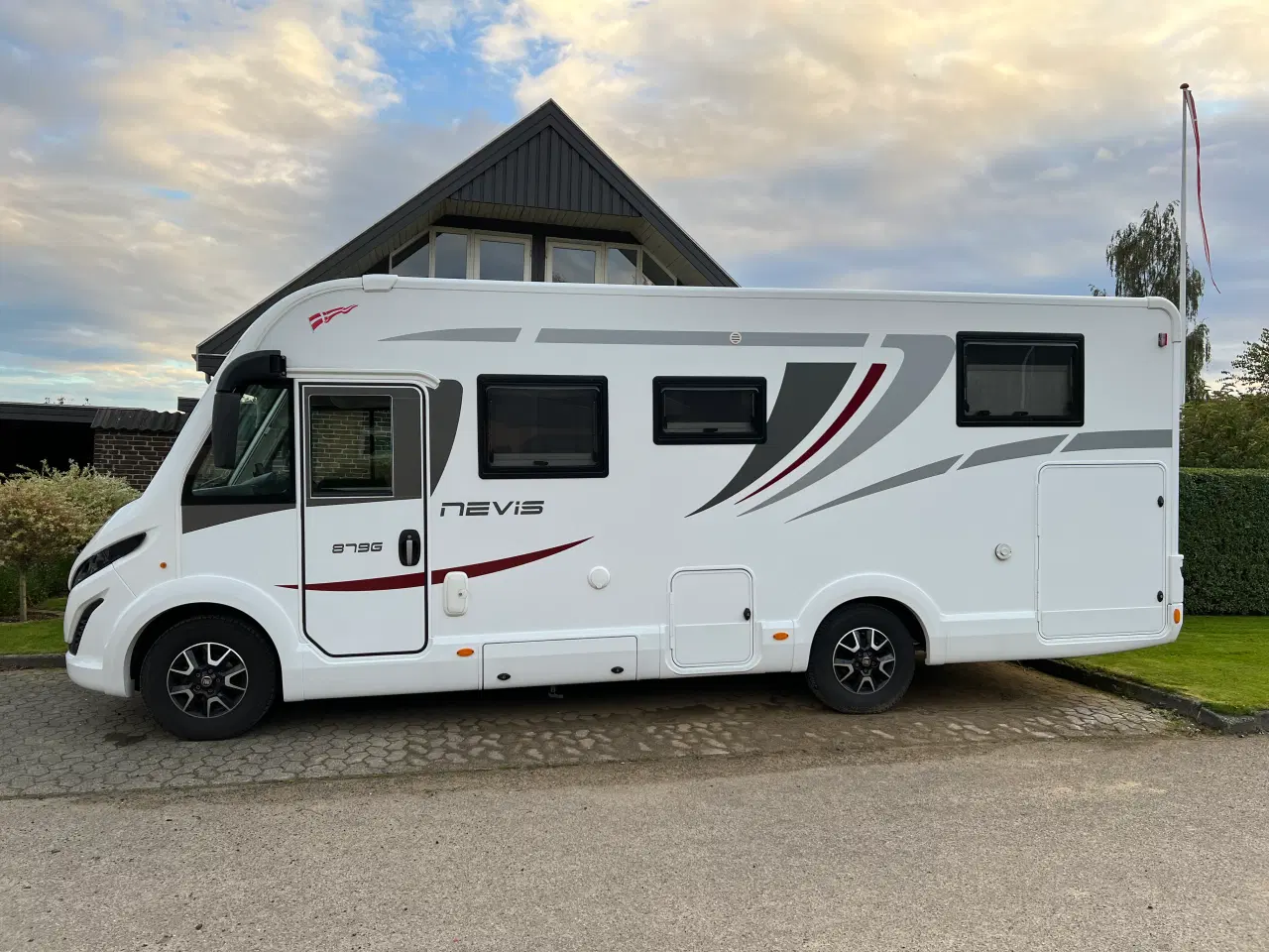 Billede 1 - Autocamper 879G