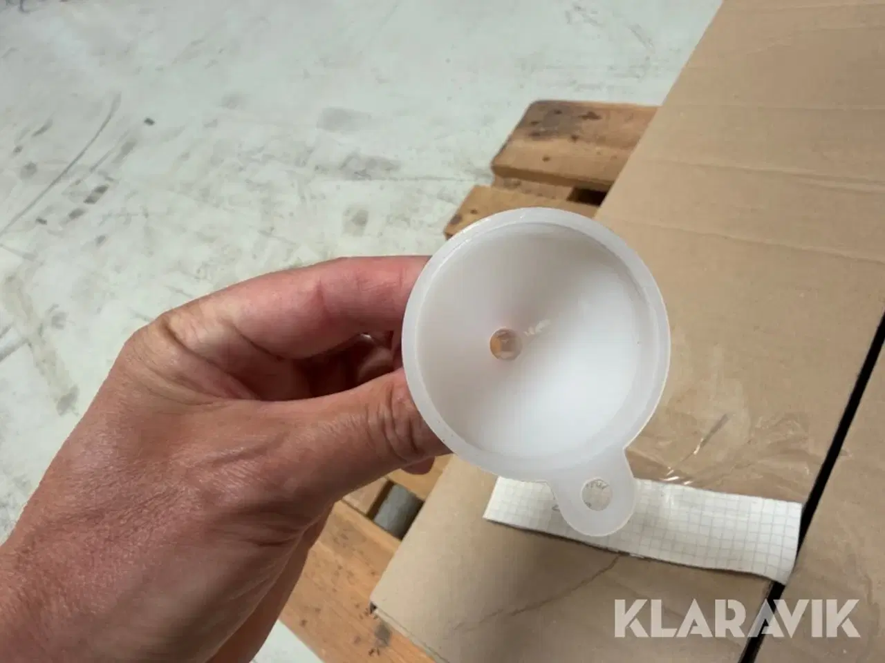 Billede 3 - Parti med plastik tragte Ø7.5 / Ø5 cm - 1452 styk
