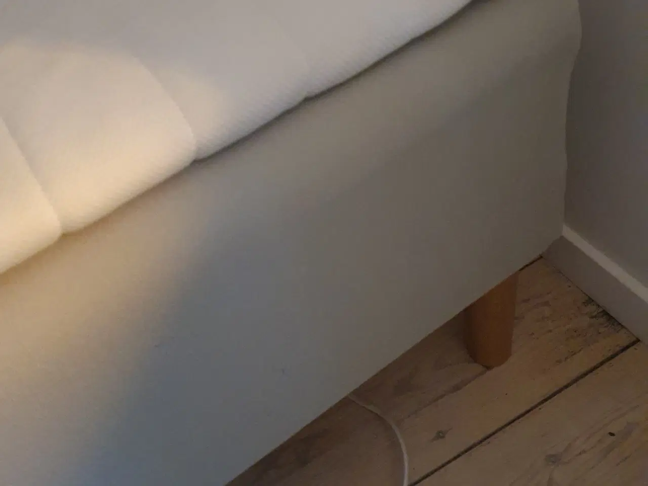 Billede 2 - flot boxmadras inkl. topmadras i formskum