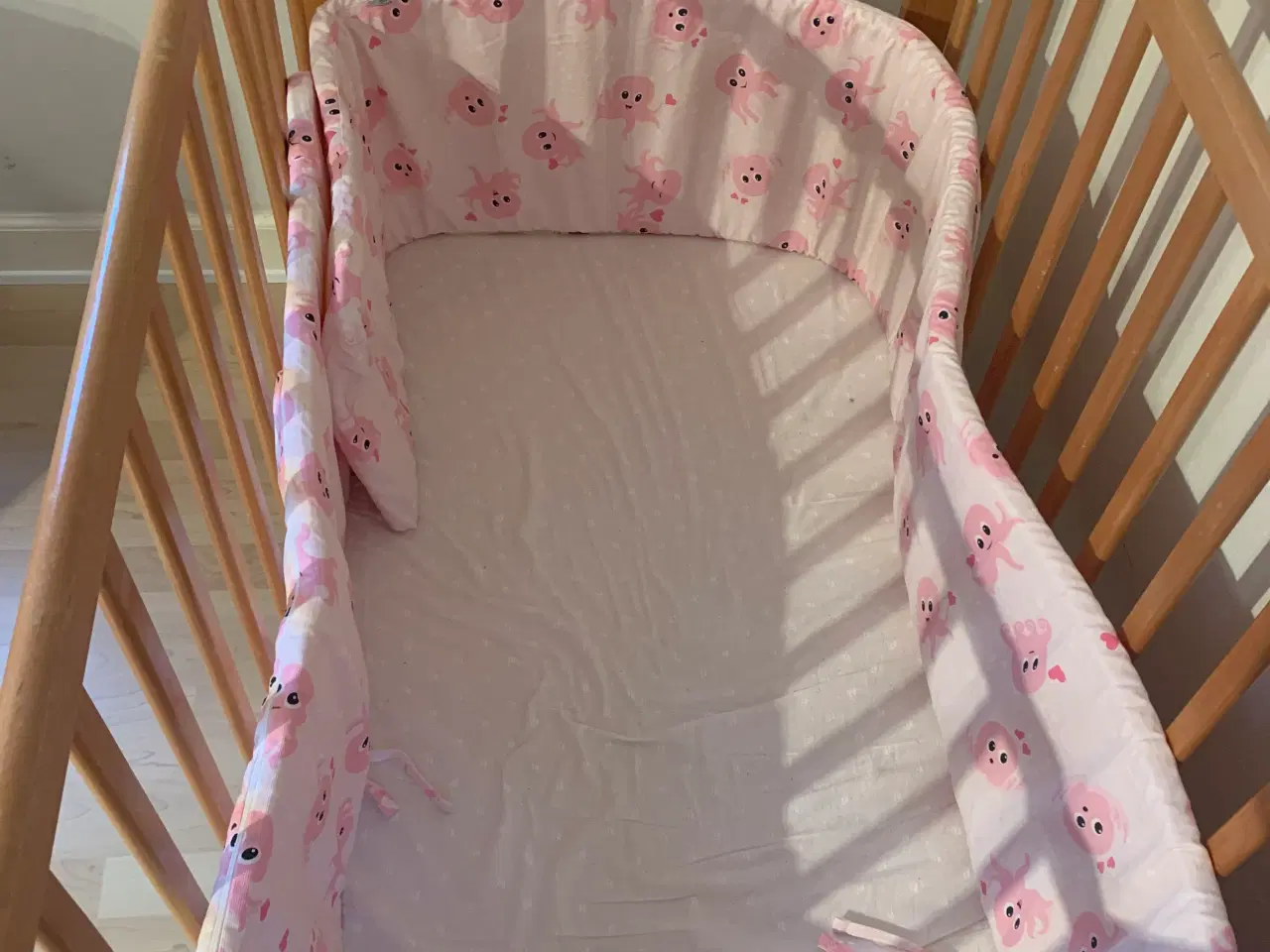 Billede 2 - Tremmeseng