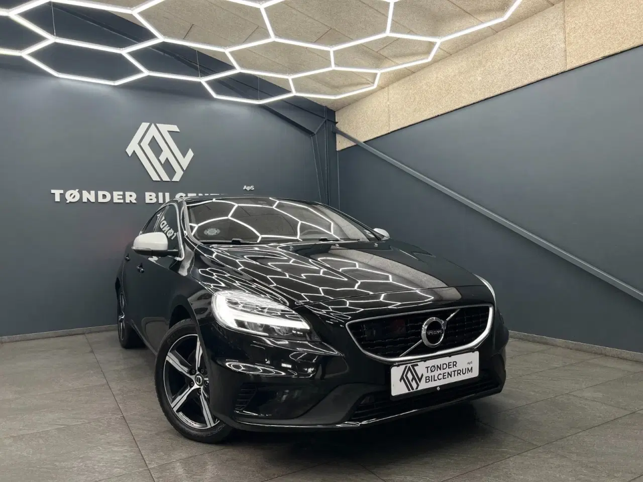 Billede 1 - Volvo V40 2,0 D2 120 R-Design aut.