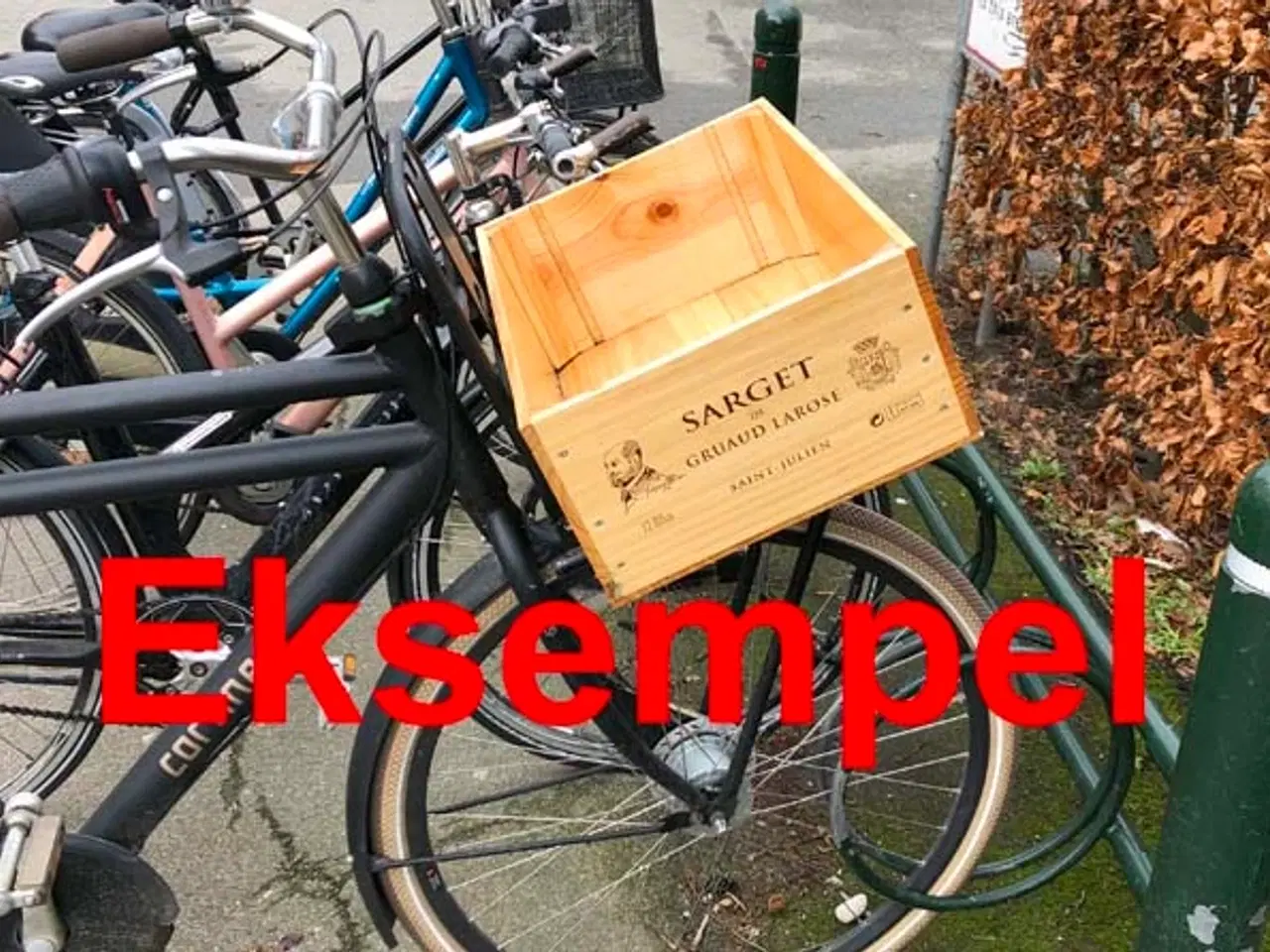 Billede 6 - 2 ens vinkasser i træ.