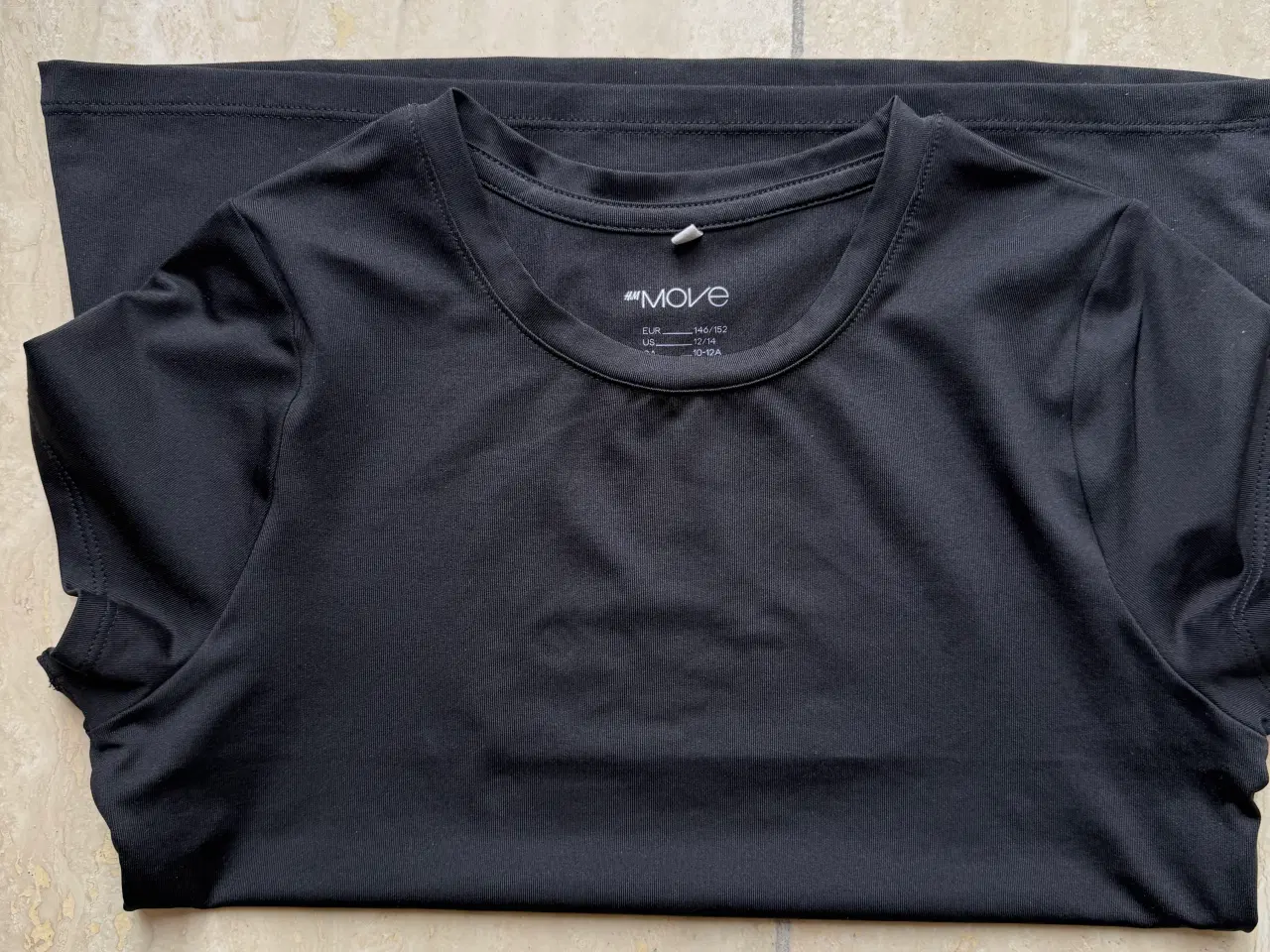 Billede 4 - Træningstoppe, H&M, str. 146