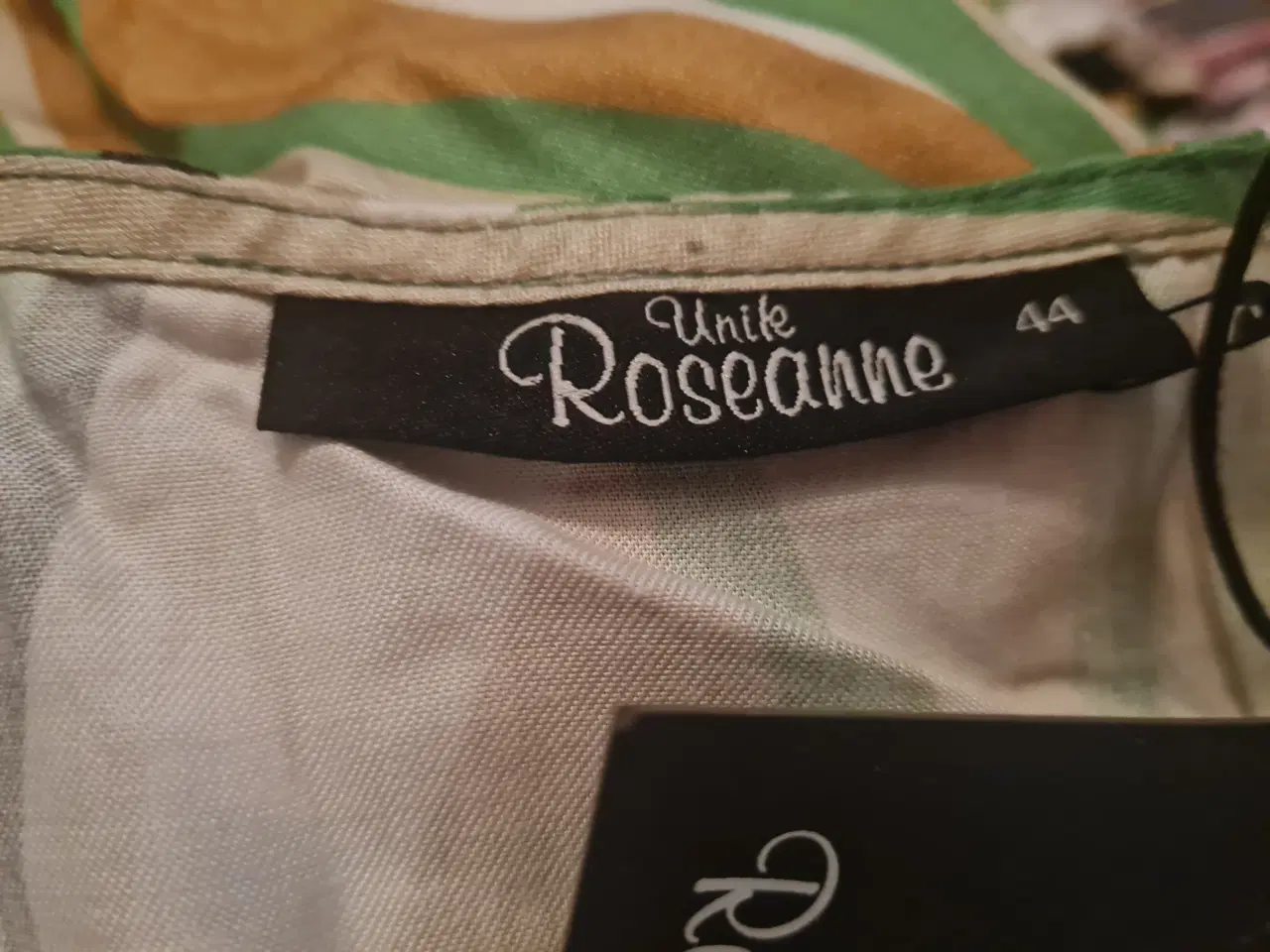 Billede 8 - Ny kjole str 44 Unik Roseanne 