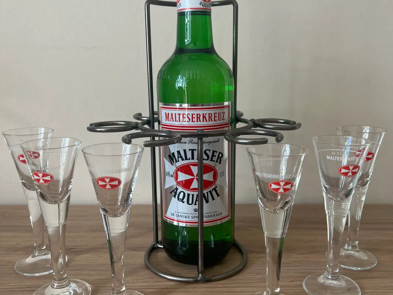 Billede 5 - Snapseglas holder inkl 6 glas og en flaske snaps 