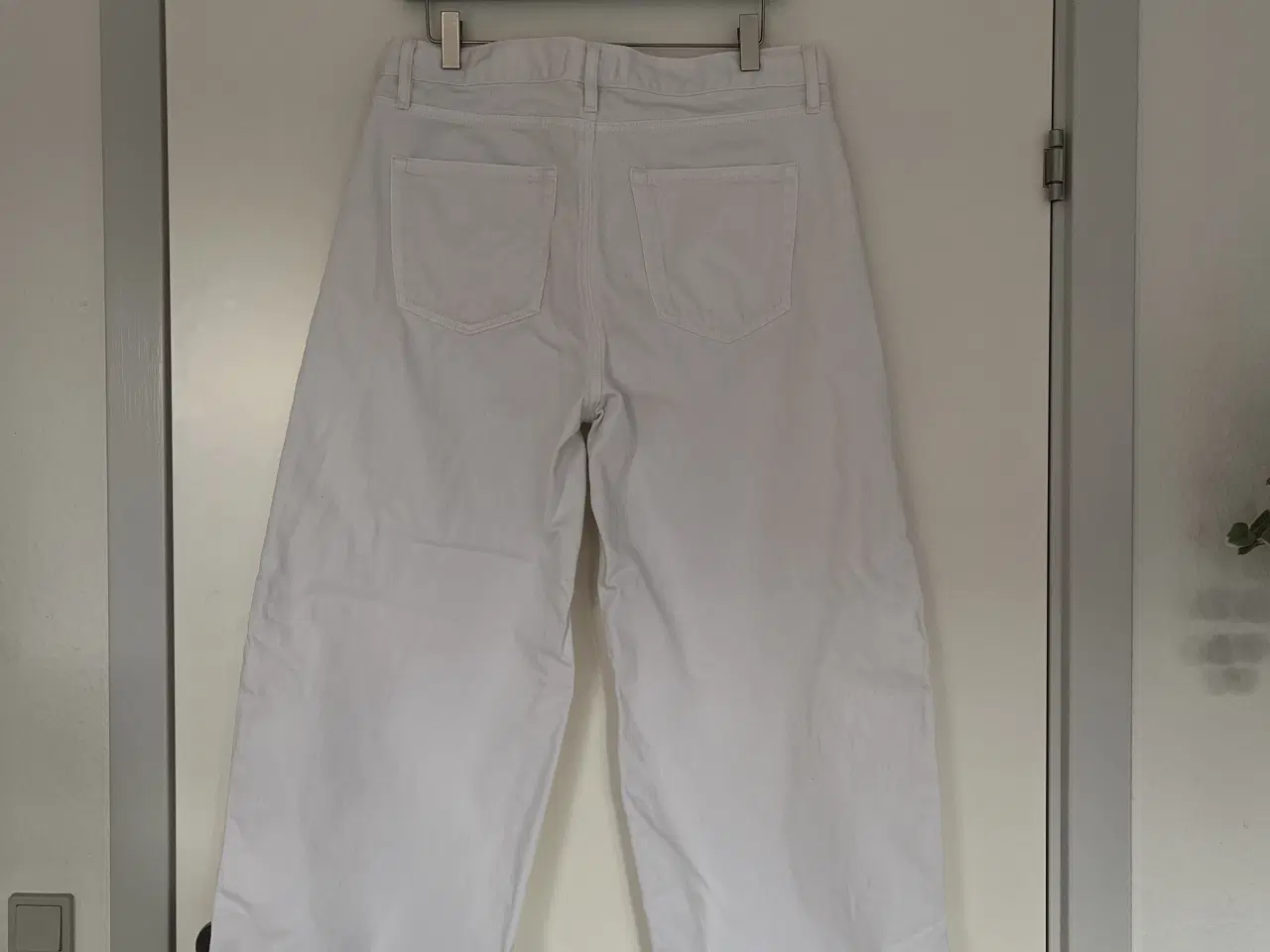 Billede 4 - Hvide bukser