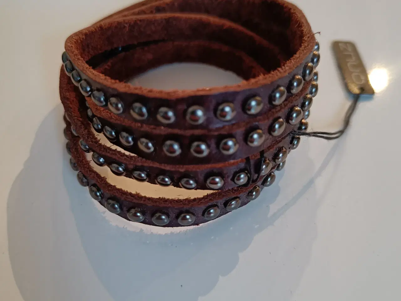 Billede 1 - Læder armbånd med nitter 