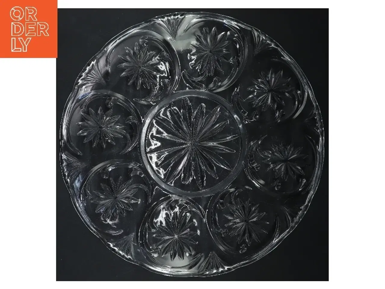 Billede 2 - Glasfad med udsmykning (str. Ø 28,5 cm)