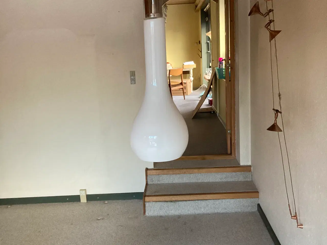 Billede 1 - 2 lamper, 1 rød og 1 hvid