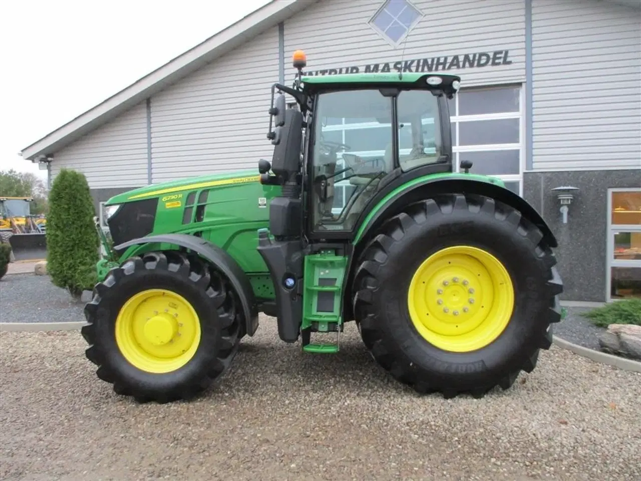 Billede 11 - John Deere 6230R med Command pro kørehåndtag.