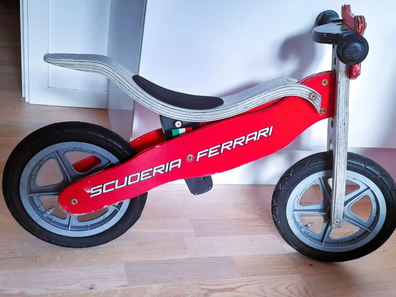 Billede 1 - LØBECYKEL / PUSH BIKE FERRARI SCUDERIA