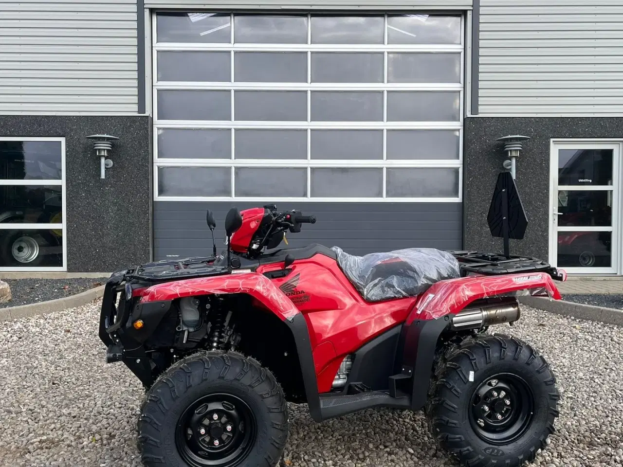 Billede 1 - Honda TRX 520 FA Traktor. STORT LAGER AF HONDA ATV. Vi hjælper gerne med at levere den til dig, og bytter gerne. KØB-SALG-BYTTE se mere på www.limas.dk