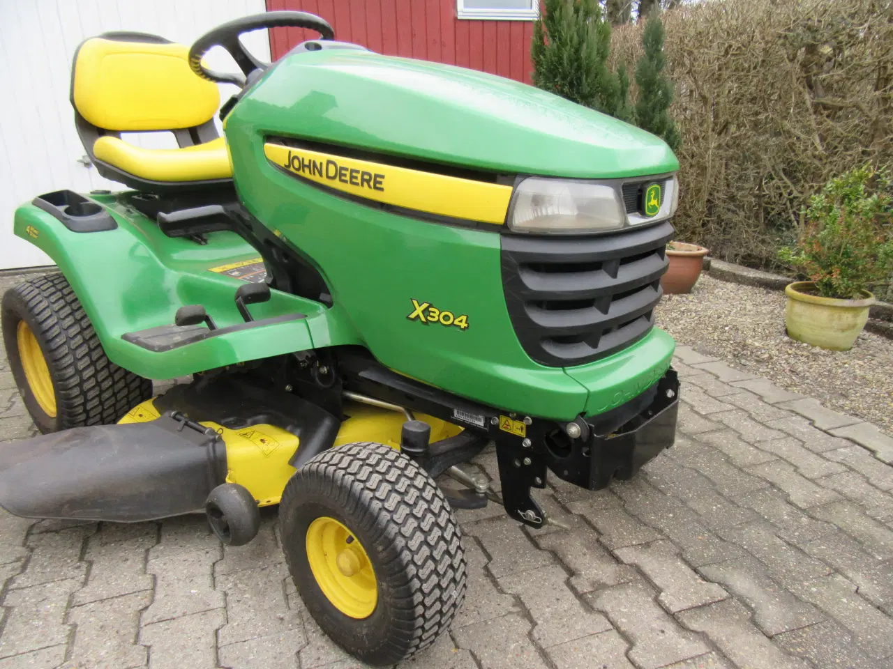 Billede 1 - John Deere x 304 med 17 hk motor