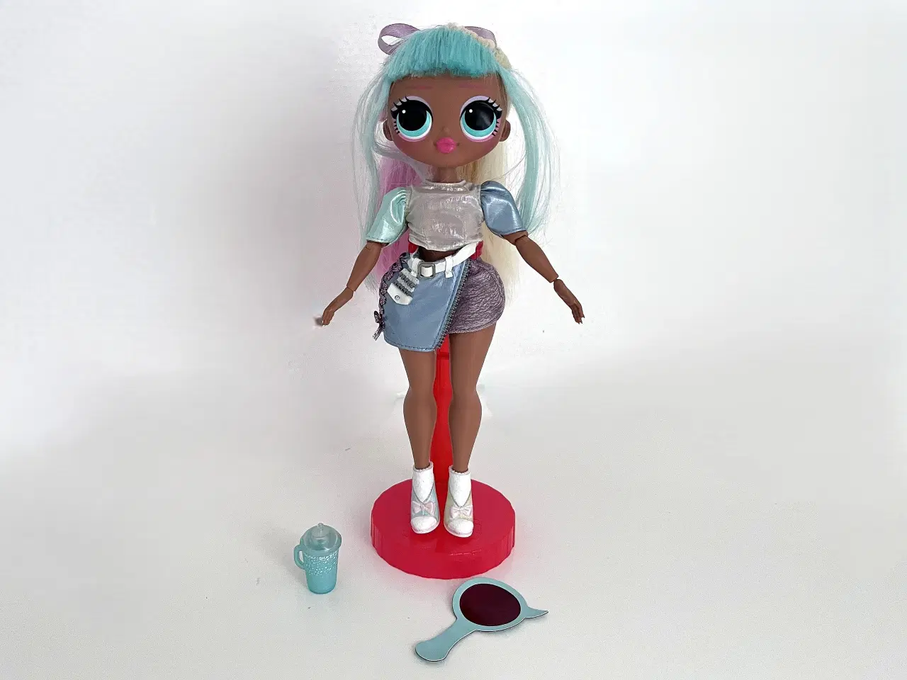 Billede 2 - L.O.L. Surprice Dukke med 3 farvet hår inkl. tilbe