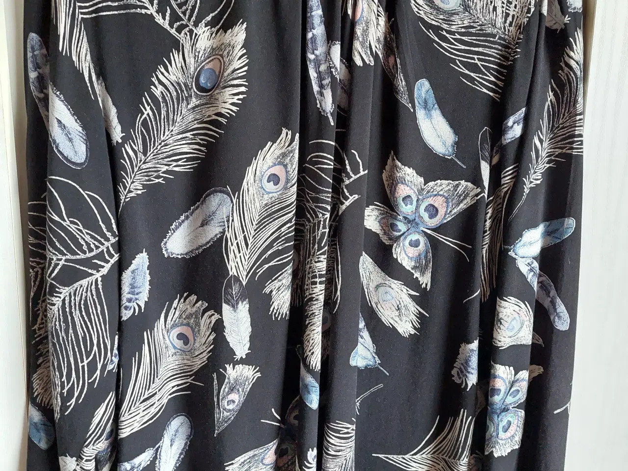 Billede 2 - Pæn Skjorte Bluse sort m sommer fugle