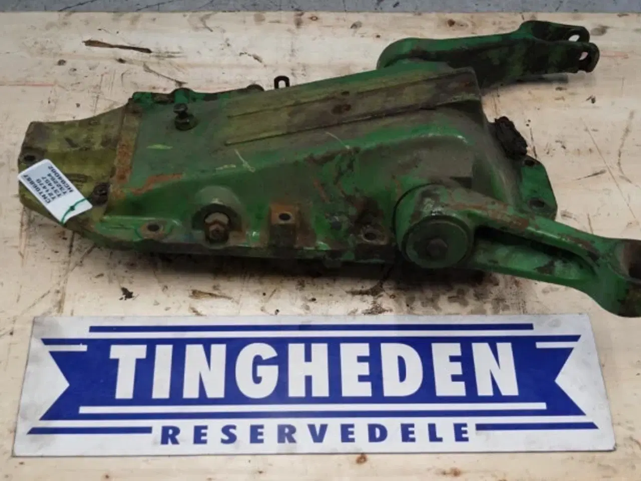 Billede 1 - John Deere 3140 Liftearmdæksel T21470