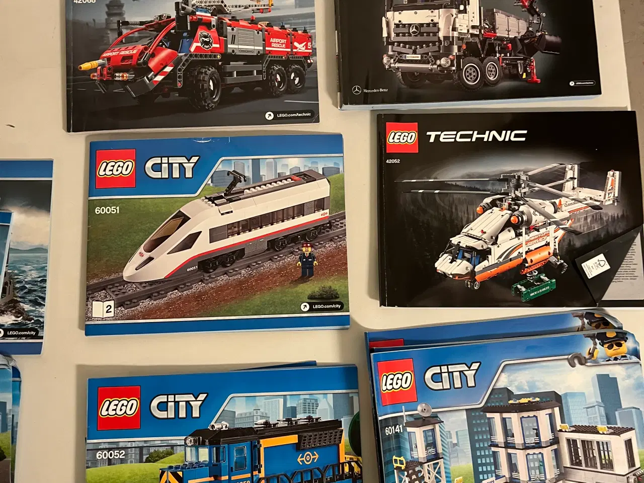 Billede 2 - Alt Lego på billedet kan som minimum samles 