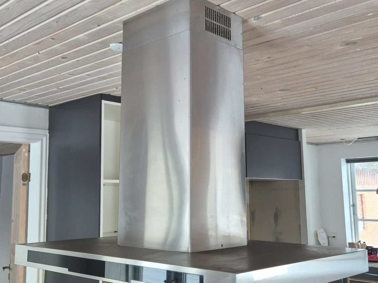 Billede 2 - Electrolux EFL 10550 DX frit hængende emhætte