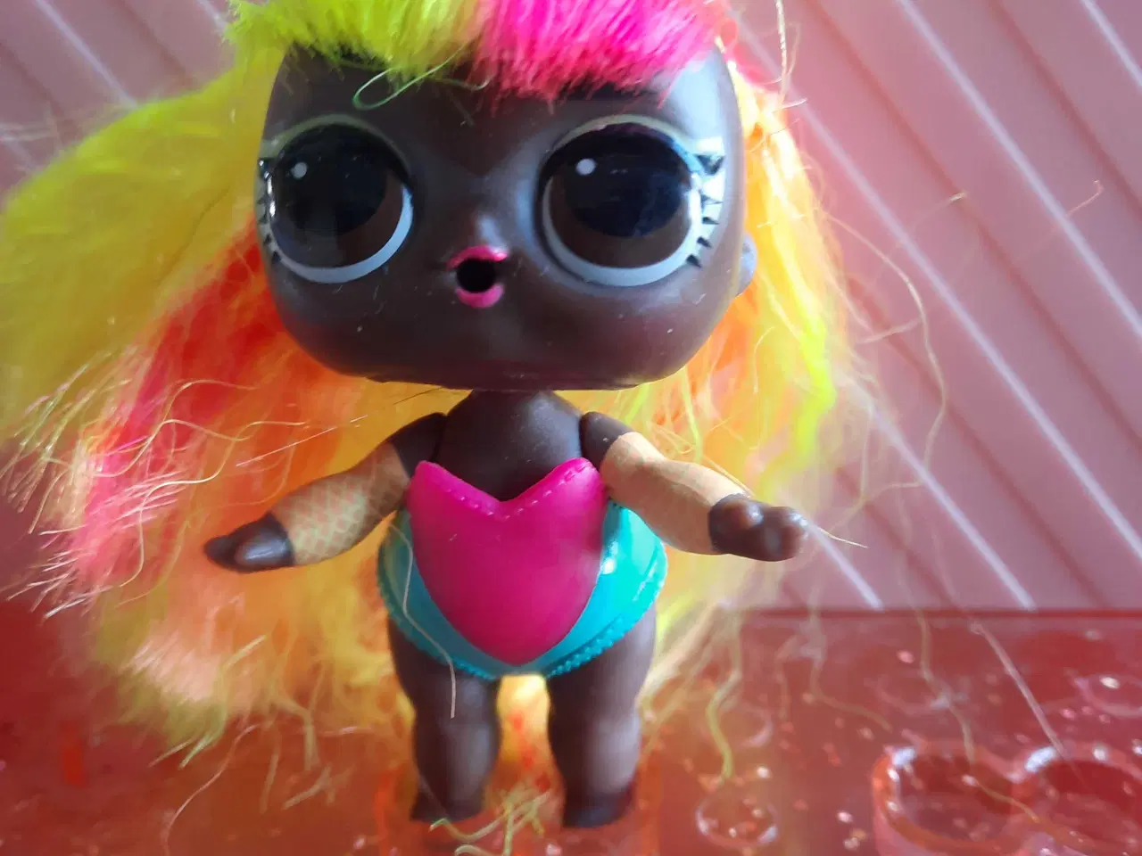 Billede 1 - LOL transporthus med figurer mm