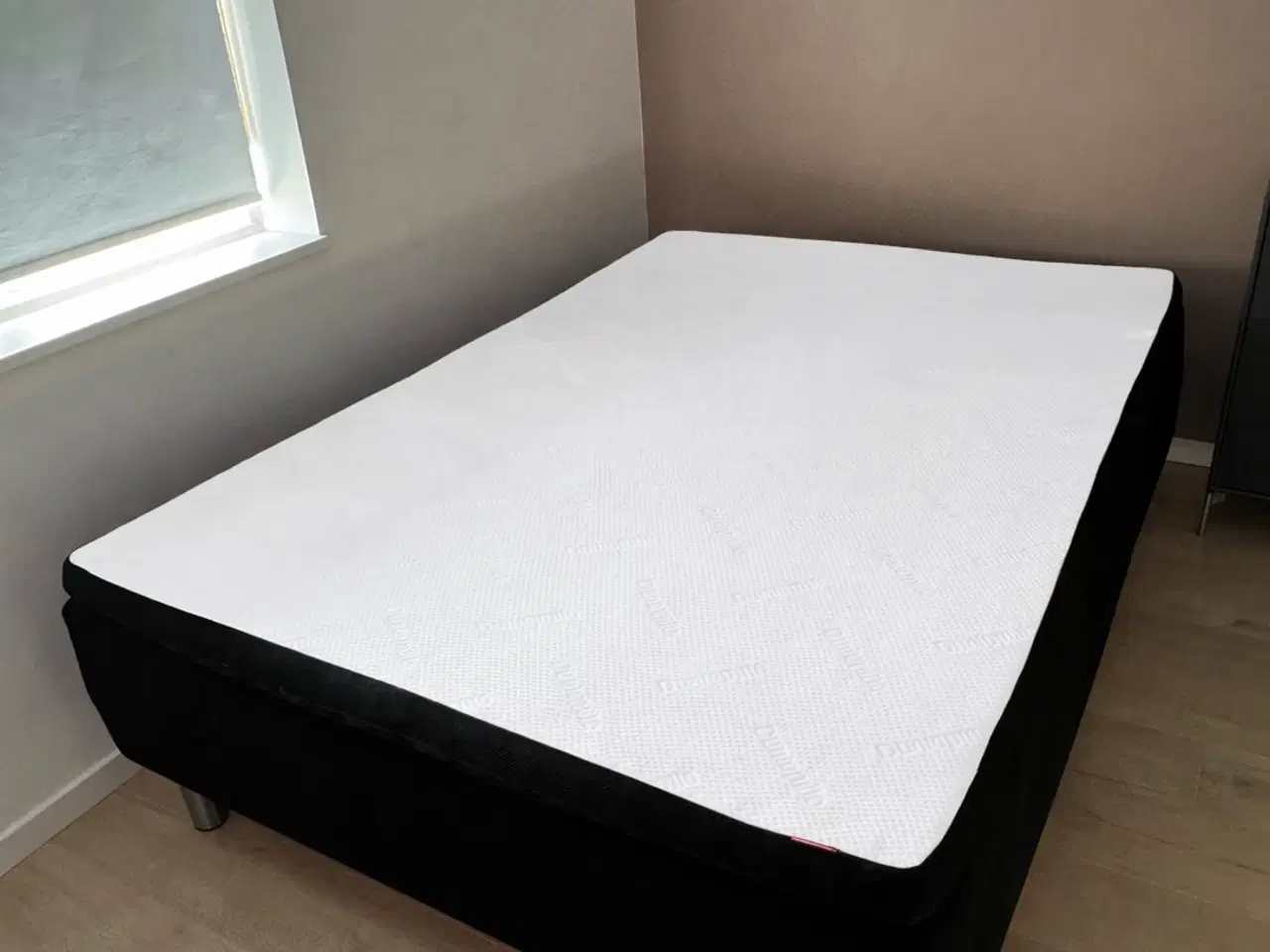 Billede 1 - Dunlopillo seng 140x200 cm