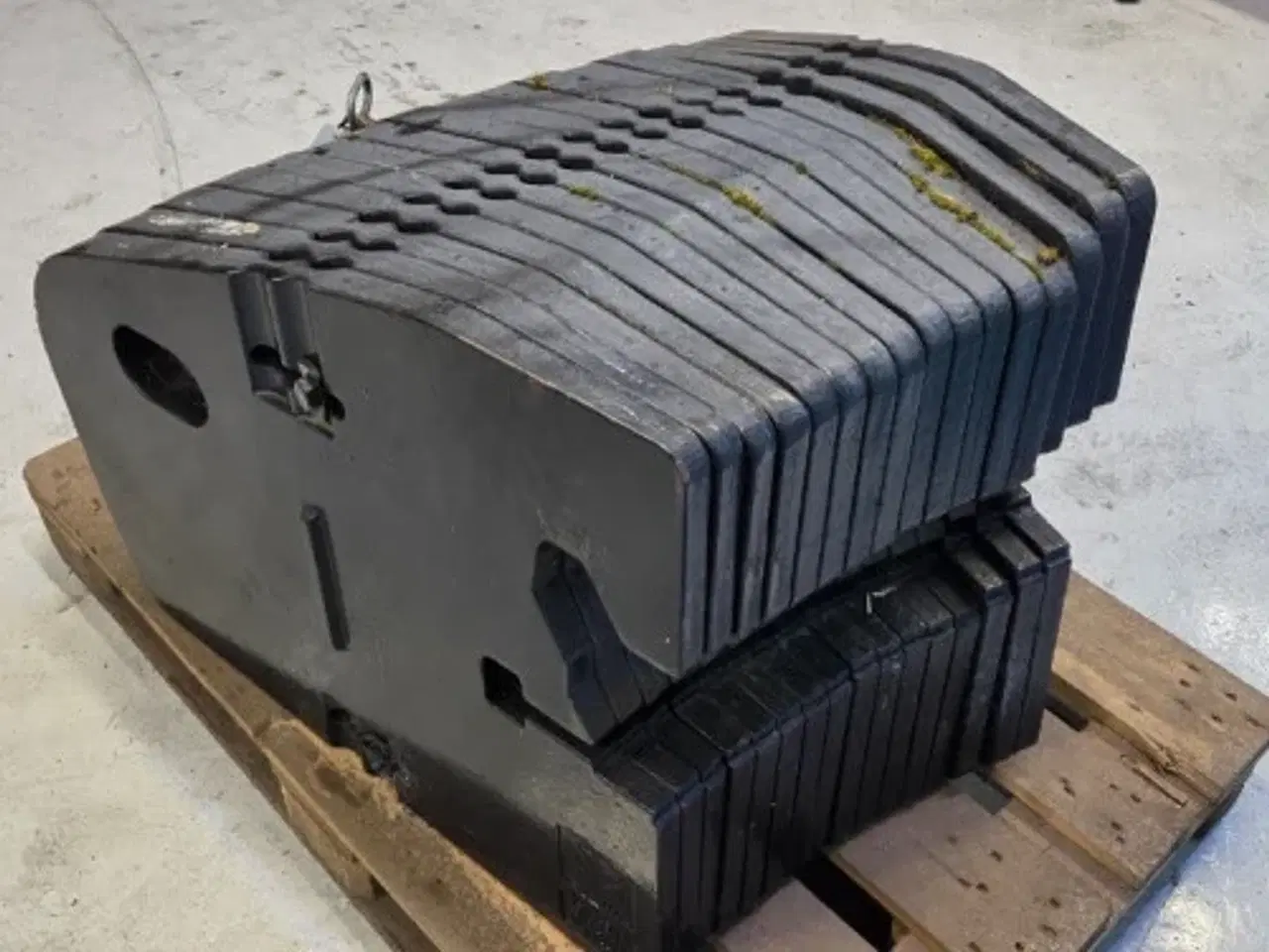 Billede 11 - New Holland T8 Frontvægt Kit 719665006