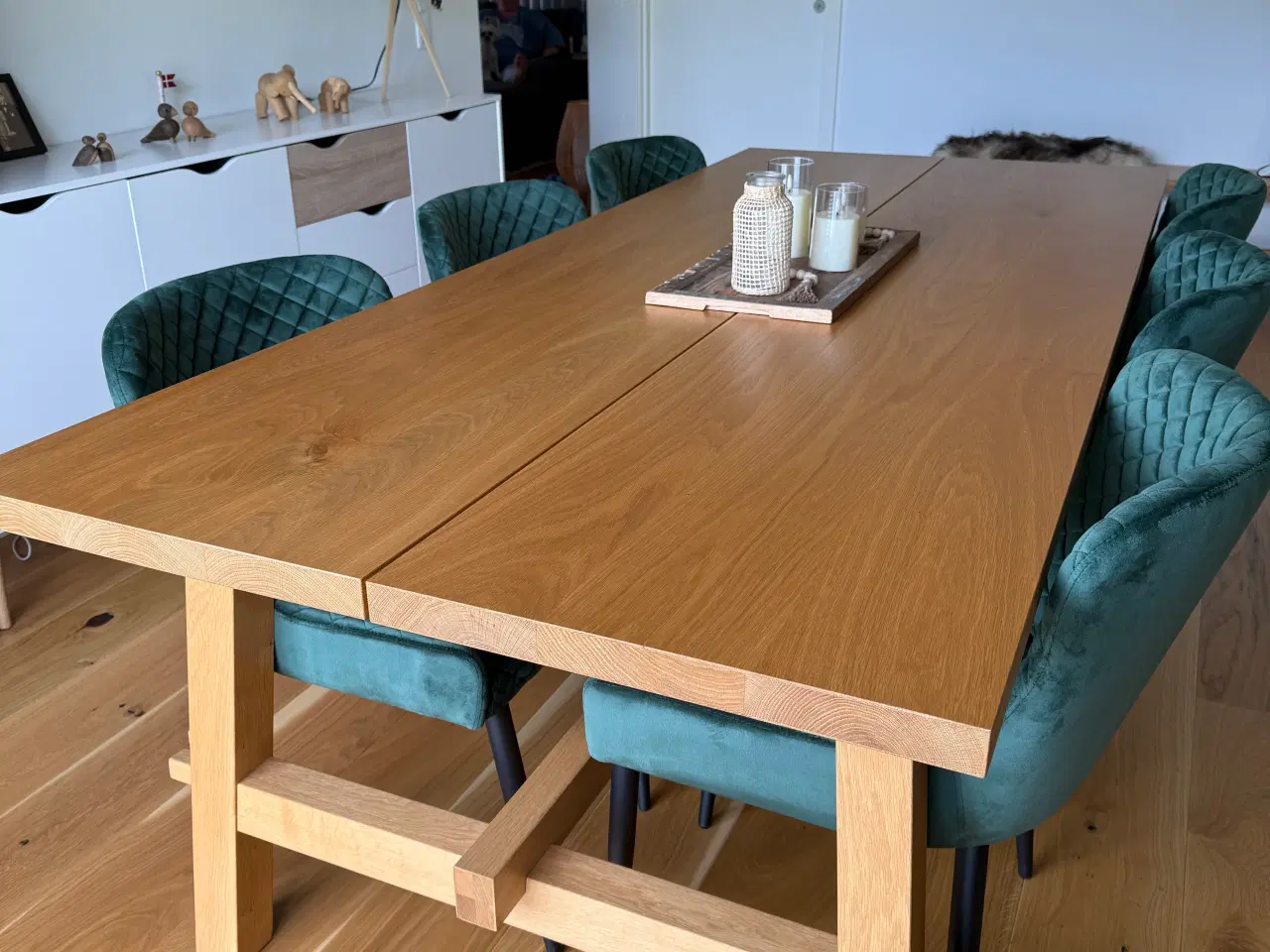 Billede 3 - Spisebord i massiv eg 