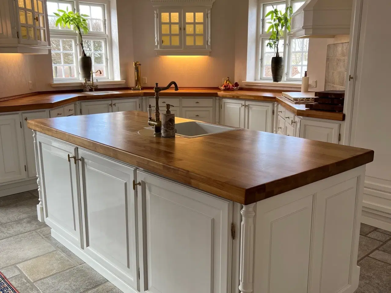 Billede 6 - Eksklusivt snedkerkøkken med ø – massivtræ & SMEG