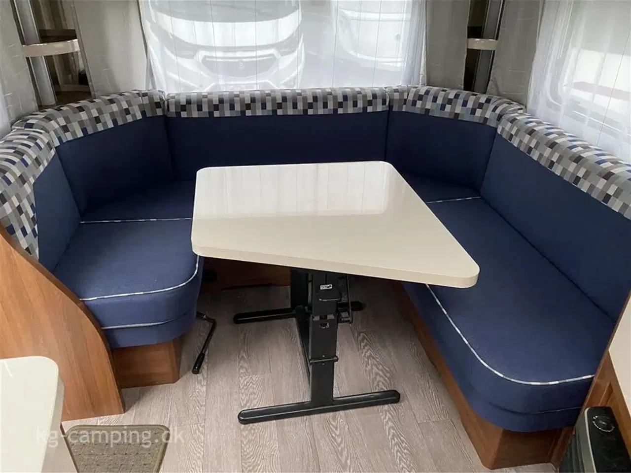 Billede 10 - 2018 - Hobby Excellent 495 UL Enkeltsengsvogn med udtræk