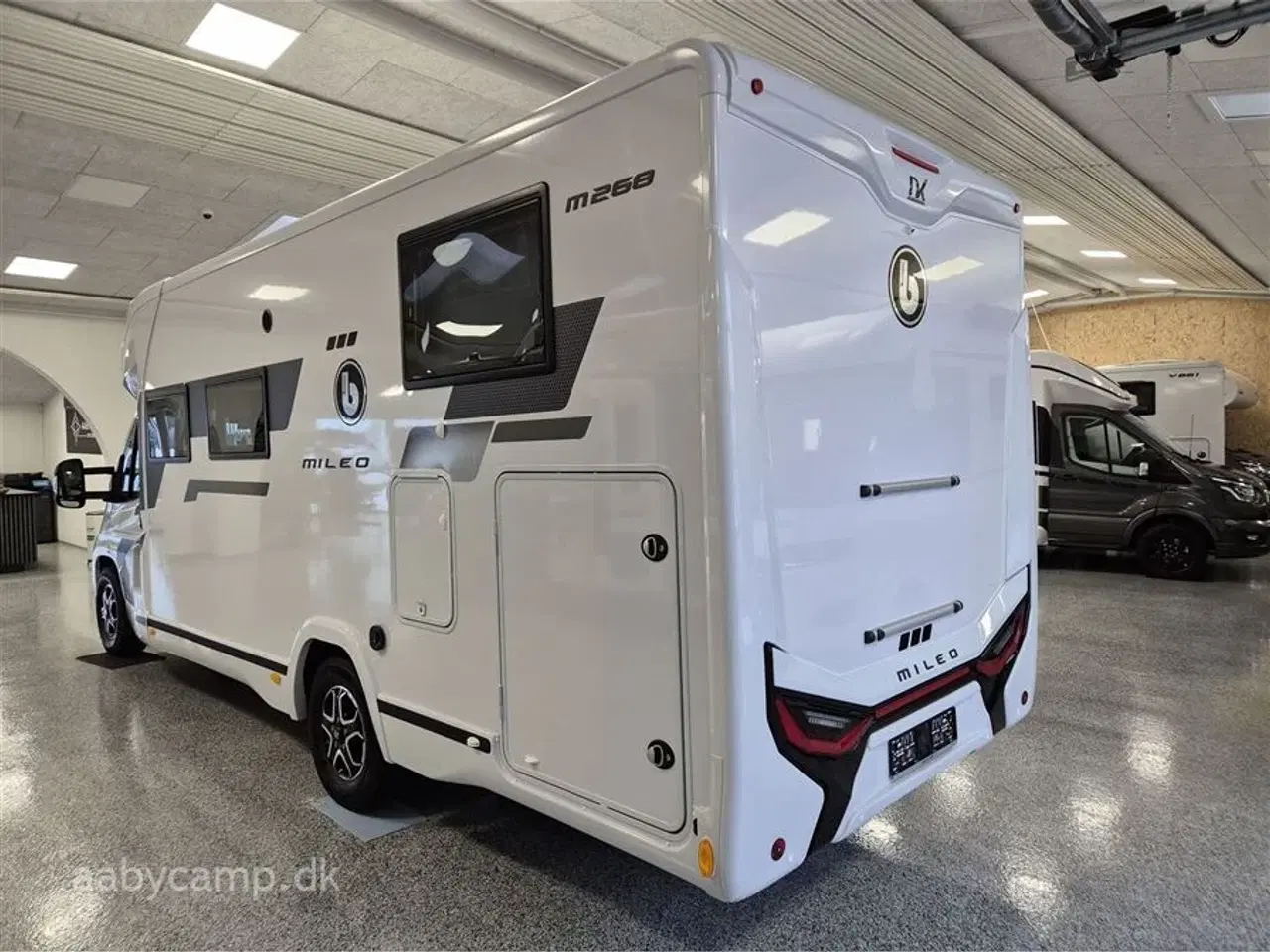 Billede 3 - 2026 - Benimar Mileo 268   Nk pakke. 8 Trins Automatgear. 140 Hk.  200W Solceller. Truma Combi Diesel. Kompressor Køleskab 150L. Emhætte.