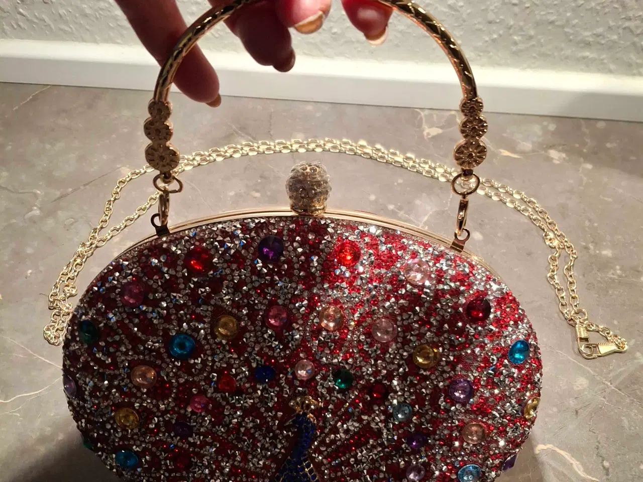 Billede 2 - Taske med påfugl I rhinsten