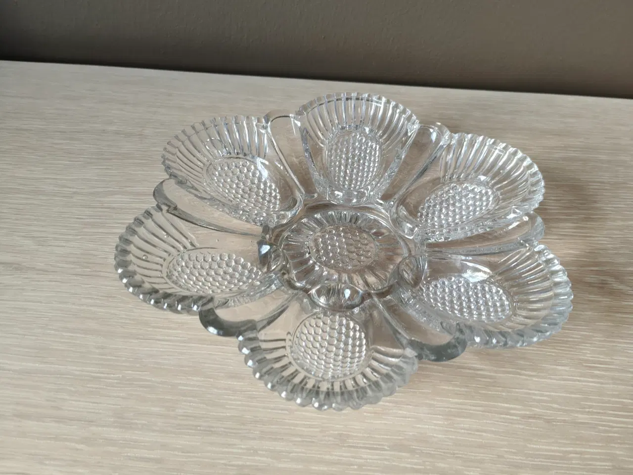 Billede 2 - Flot serveringsfad til æg