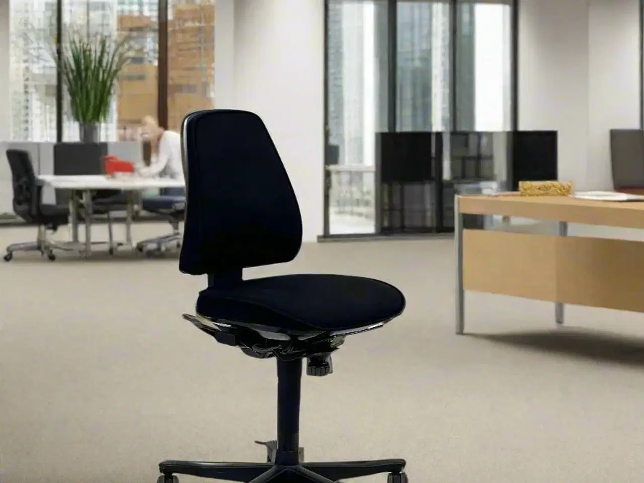 Billede 2 - Kinnarps Free Float Kontorstol – Sort