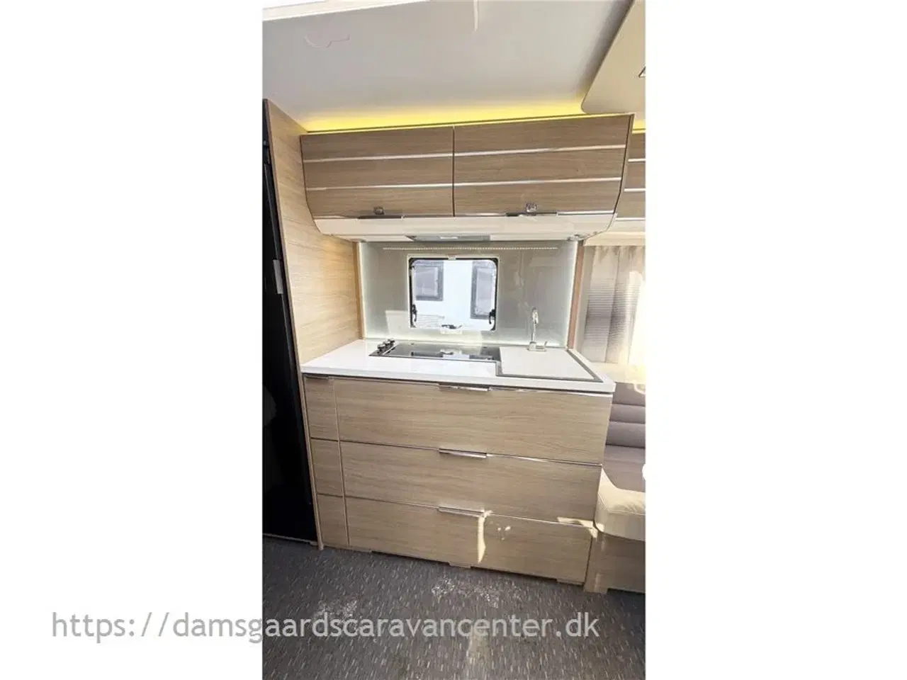 Billede 7 - 2016 - Adria Adora Silver "Jubilæumsmodel" 522 UP m. Alde   Franskseng-Alde-Gulv temp.-Mover-El-støtteben