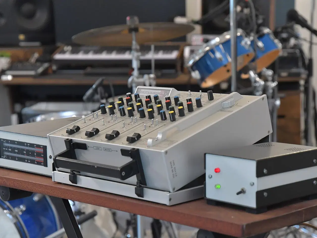 Billede 9 - NP Elektroakustik prof. lydmixer med 4 kanaler