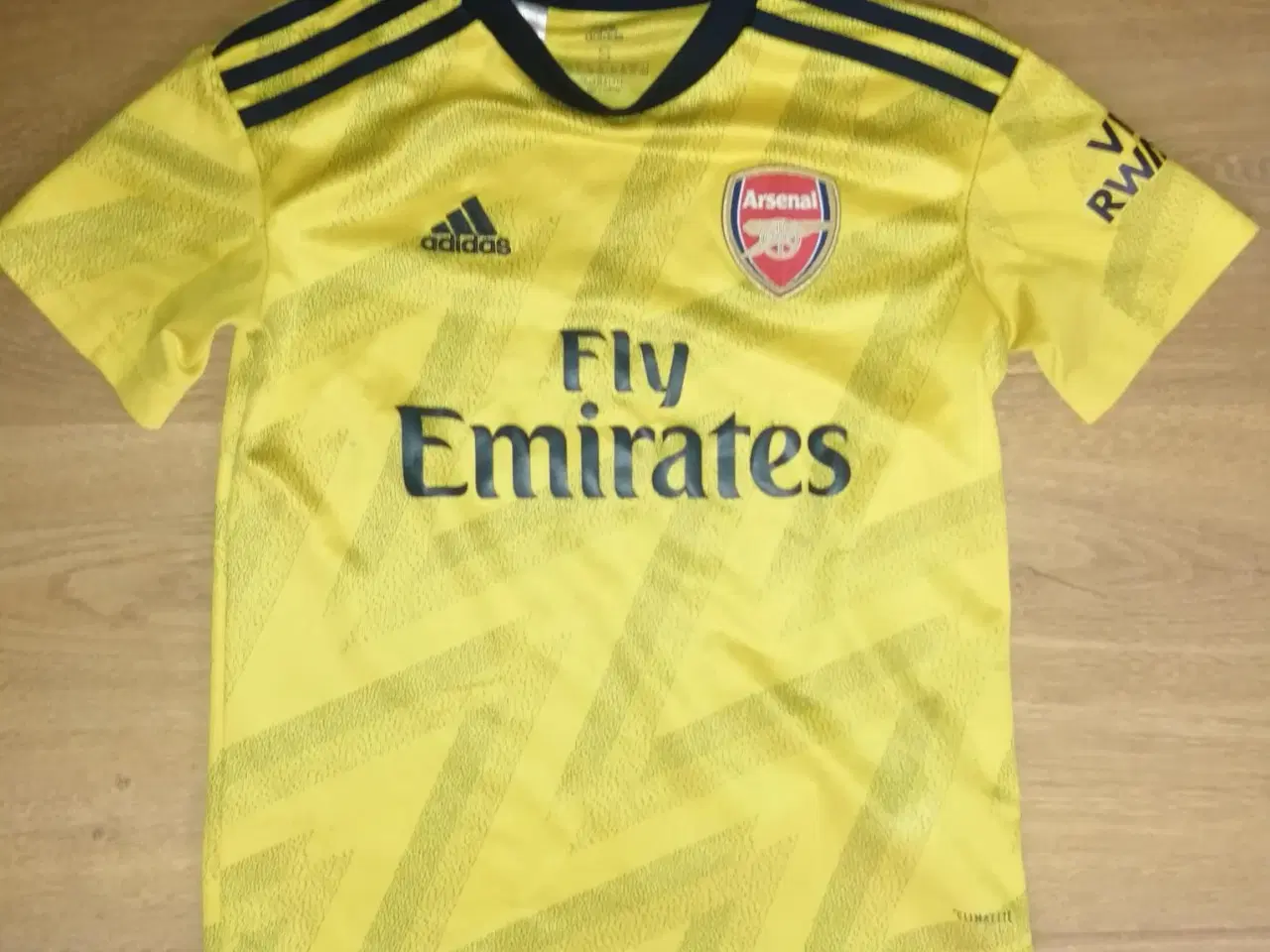Billede 2 - ARSENAL F.C. UDEBANE TRØJE 2019-20. STR. 9-10 ÅR
