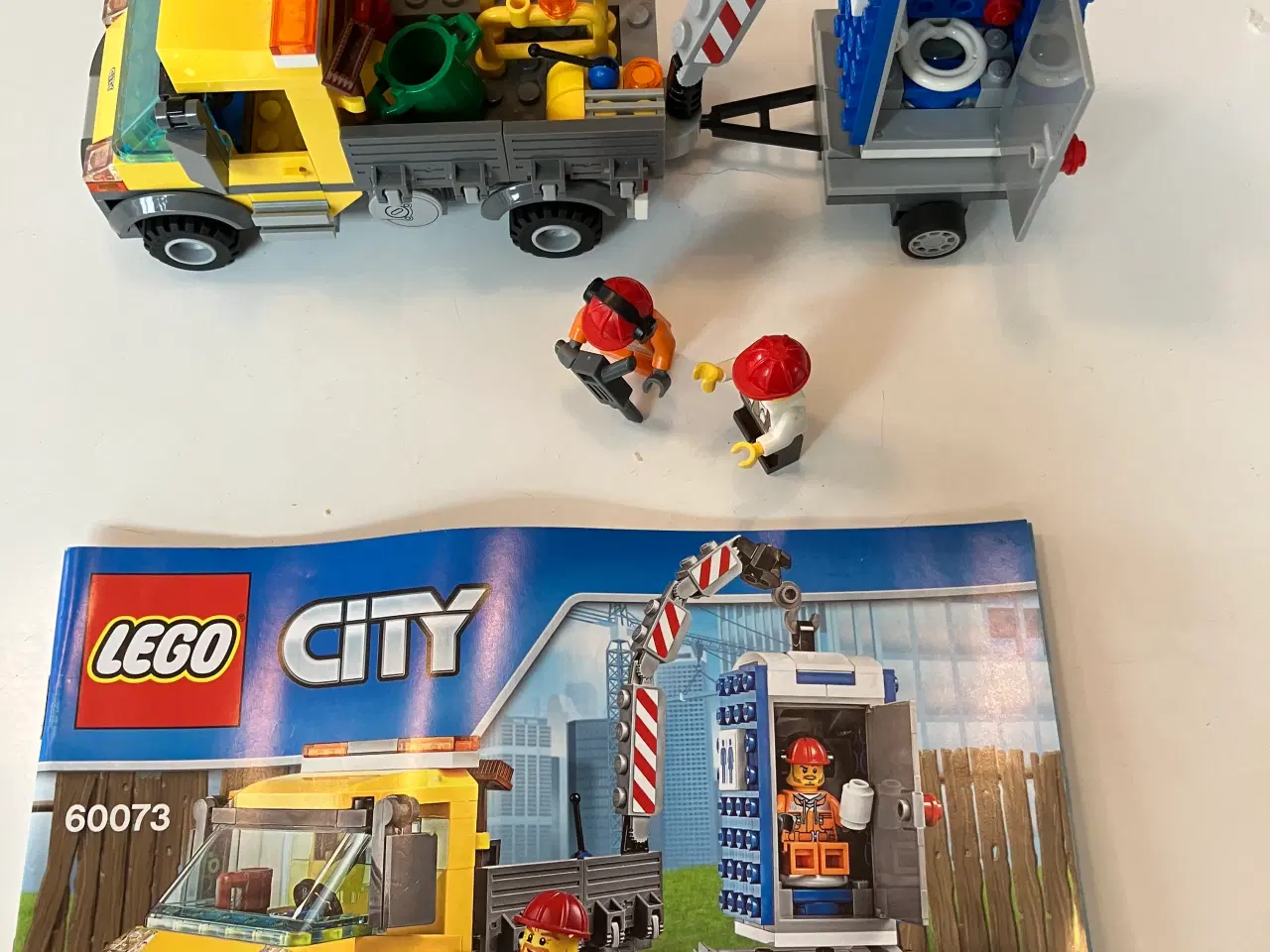 Billede 2 - LEGO City 60073 Service Lastbil og Toiletvogn